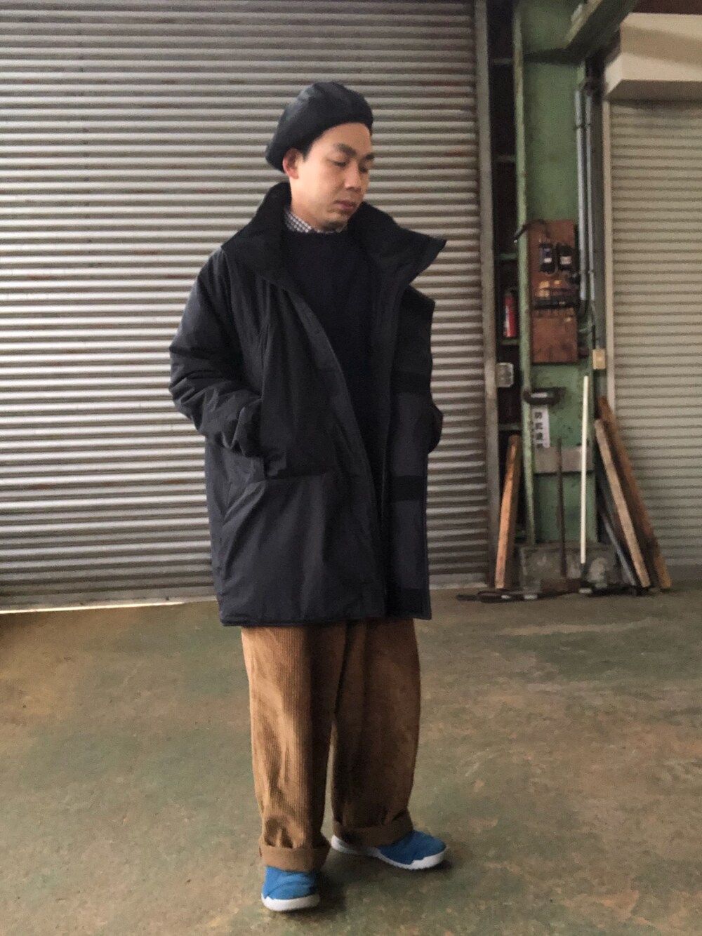 「おしゃれさんと繋がりたい、今日のコーデ、モンスターパーカー、雪の日、ワイドパンツ、大人カジュアル」｜「WILD THINGSのWILD THINGS for tk.TAKEO KIKUCHI モンスターパーカー（その他アウター、ブラック系）」を使った、Yasuhiro Shimadaさん（メンズ・160cm）の冬コーディネートの1枚目の写真