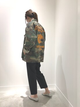 「シルバーパンプス」｜「アイテム（ジャケット/アウター）」を使った、Maiさん（レディース・162cm）の春コーディネート