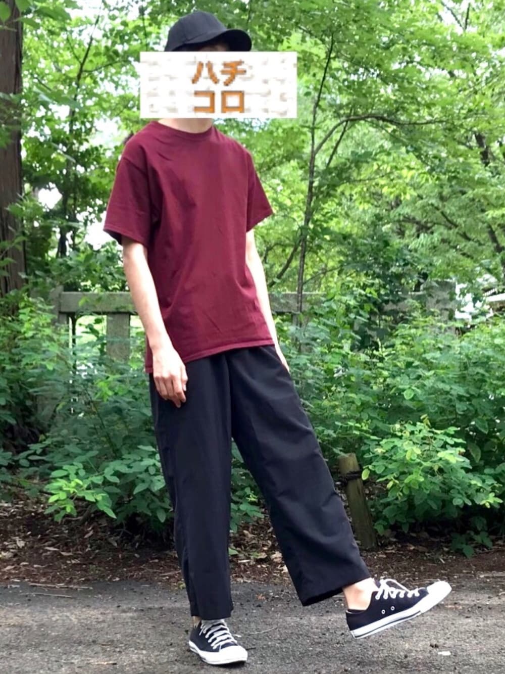 「夏コーデ、夏、シンプル、Champion、チャンピオン、赤、ワイドパンツ、スニーカー、converse、コンバース」｜「Championのチャンピオン/Championクルーネック無地半袖Tシャツ（Tシャツ/カットソー、レッド系）」を使った、ハチコロさん（メンズ・174cm）の夏コーディネートの1枚目の写真