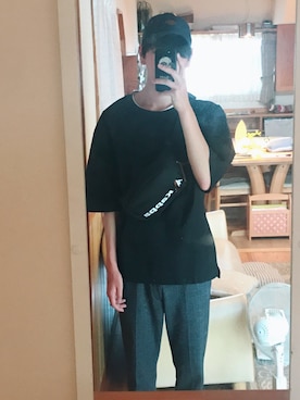 「GU（ジーユー）のアイテム（Tシャツ/カットソー、ブラック系）」を使った、あさひ。さん（メンズ・183cm）の夏コーディネート