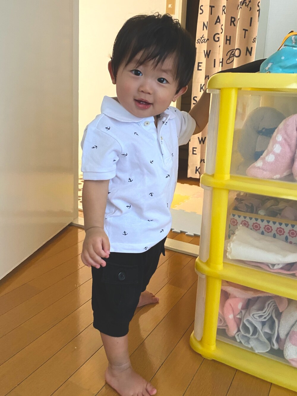 「ラブアンドピース2020、シンプルコーデ、1歳、西松屋コーデ」｜「西松屋のアイテム（シャツ/ブラウス、ホワイト系）」を使った、なのかさん（キッズ・70cm）の秋コーディネートの1枚目の写真