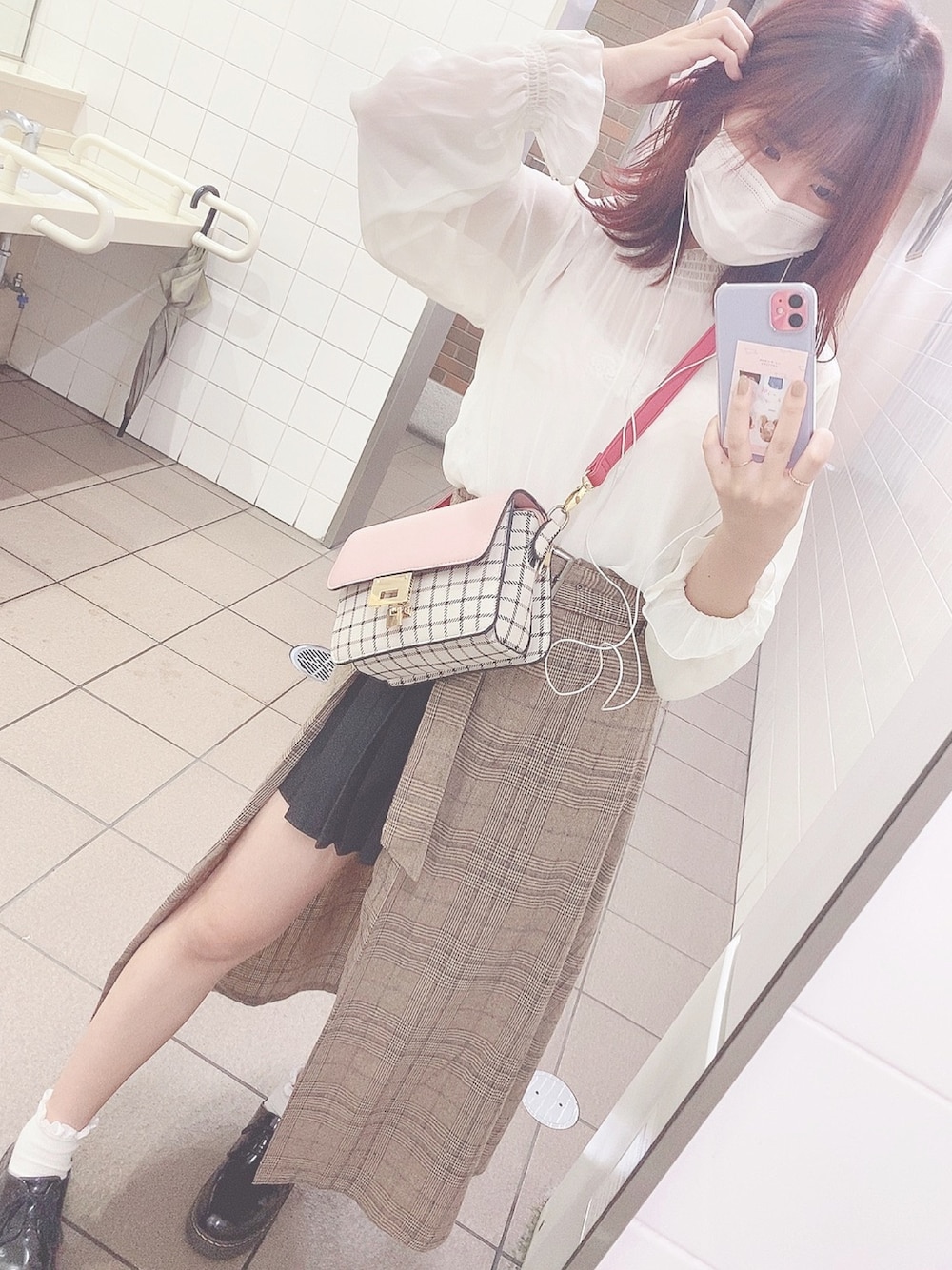 「秋のマイ旬スタイル、秋服」｜「Doschのアイテム（スカート、ブラウン系）」を使った、なのかさん（レディース・159cm）の秋コーディネートの1枚目の写真
