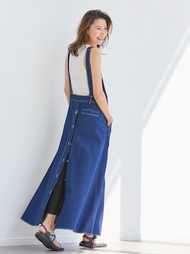 「Two Faces（トゥーフェイシーズ）のアイテム（ジャンパースカート）」を使った、美優さん（レディース・168cm）の夏コーディネート