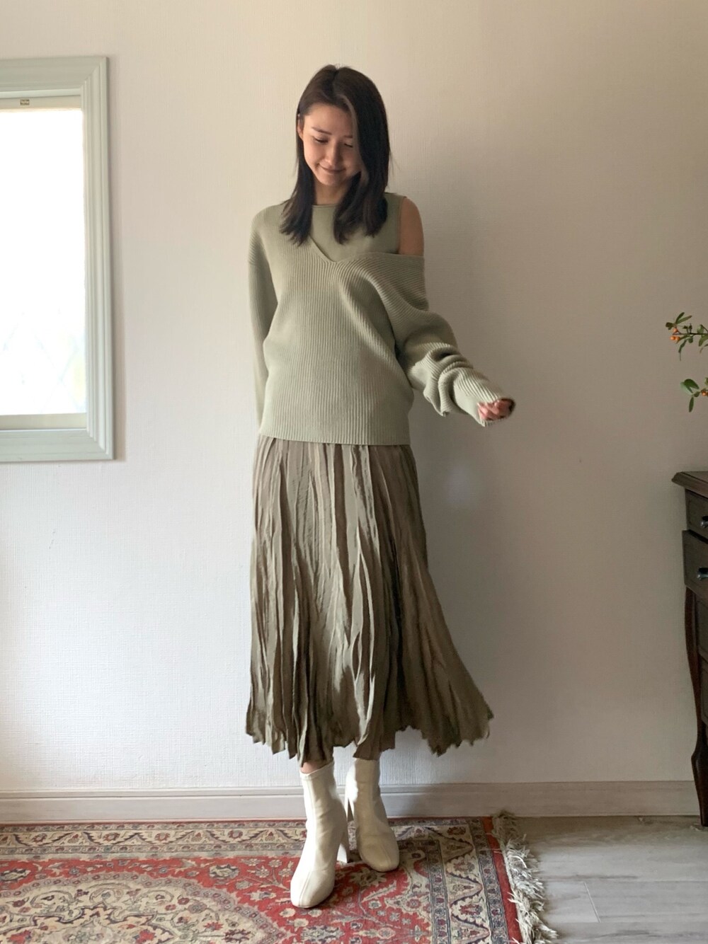 お値下げ！ミラオーウェン 深Vニットワッシャースカートレイヤードワンピース Mila Owen（ミラオーウェン）の「深Vニットワッシャースカート