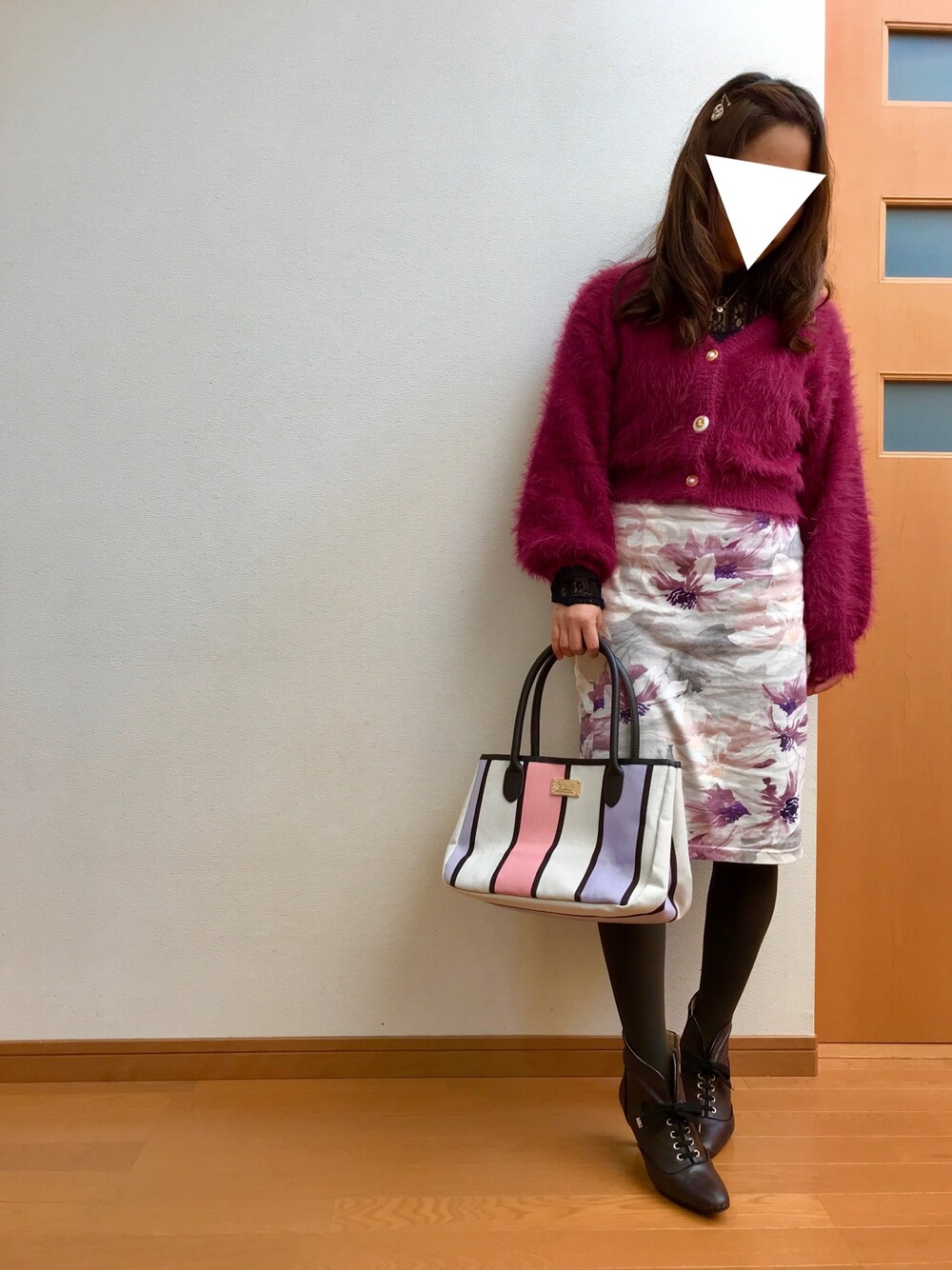 「リメイク、低身長、カーディガン、花柄、チビーズ✳︎、冬コーデ、春コーデ、パールネックレス、レーストップス、ピンク」｜「mysticのフェザーショートカーディガン（ニット/セーター、ピンク系）」を使った、みくさん（レディース・148cm）の冬コーディネートの1枚目の写真