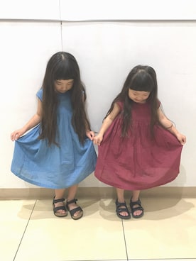 「Instagram miona.jpのアイテム（ワンピース、ブルー系）」を使った、momomiyさん（キッズ・110cm）の夏コーディネート