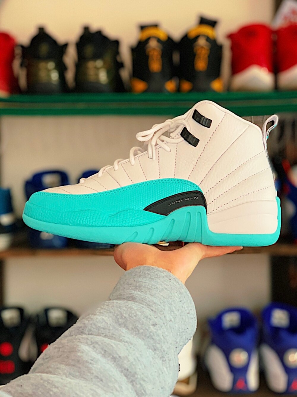 「ジョーダン12、ジョーダン、スニーカー、NIKE、ストリート」｜「AIR JORDANのアイテム（スニーカー、ブルー系）」を使った、DECHIMARU✰さん（レディース・165cm）の春コーディネートの1枚目の写真