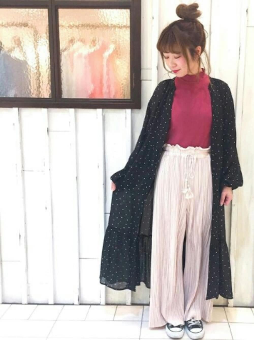 「archivesの前開き 柄シフォンワンピース（ワンピース、ブラック系）」を使った、archivesさん（レディース・153cm）の冬コーディネートの1枚目の写真