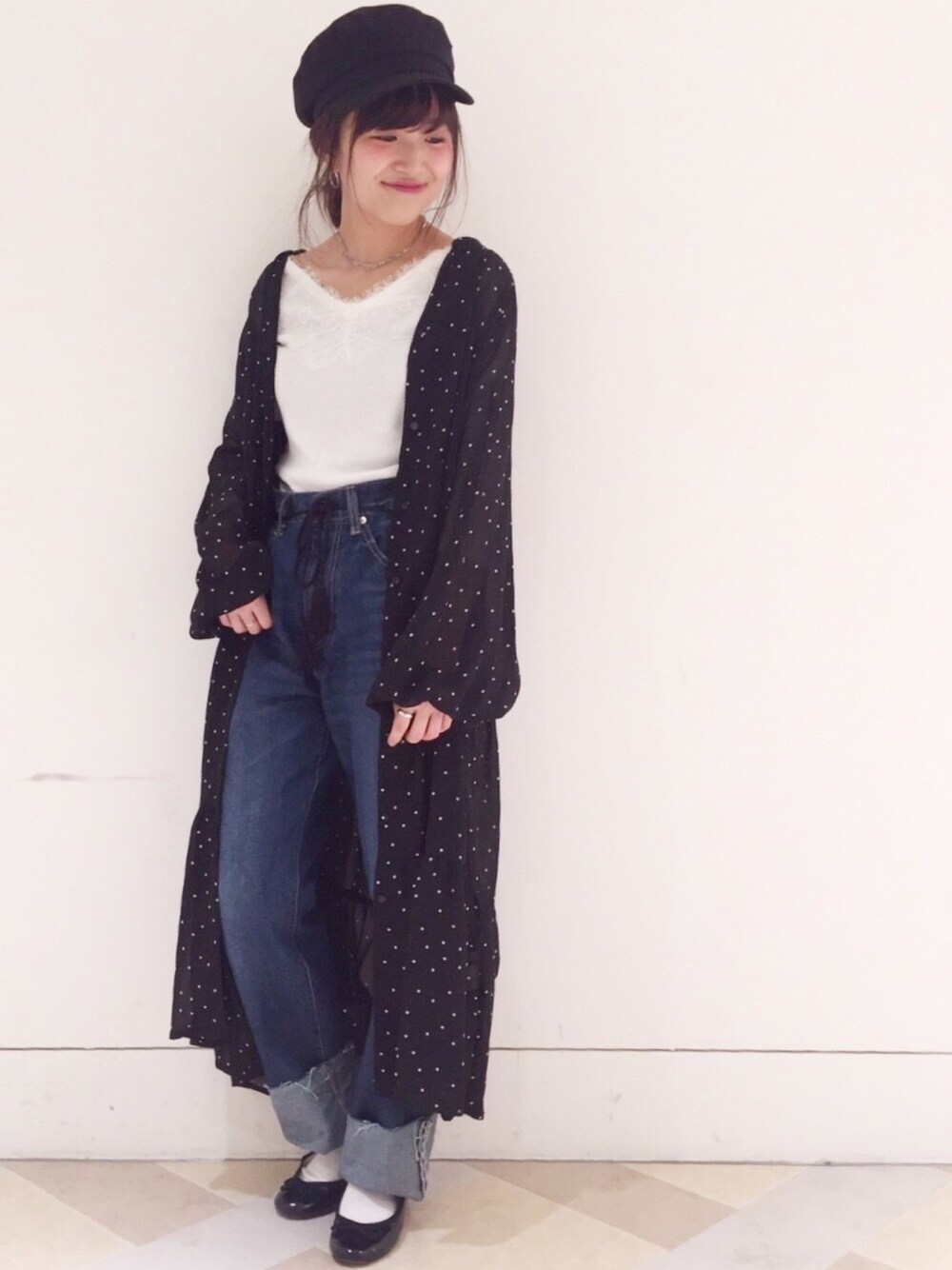「休日スタイル、パンツスタイル、fashion、プチプラコーデ、デニム、outfit、はるコーデ、ハイウエスト、ワンピース、黒」｜「archivesのサマーマリンキャスケット（キャスケット、ブラック系）」を使った、archivesさん（レディース・151cm）の春コーディネートの1枚目の写真