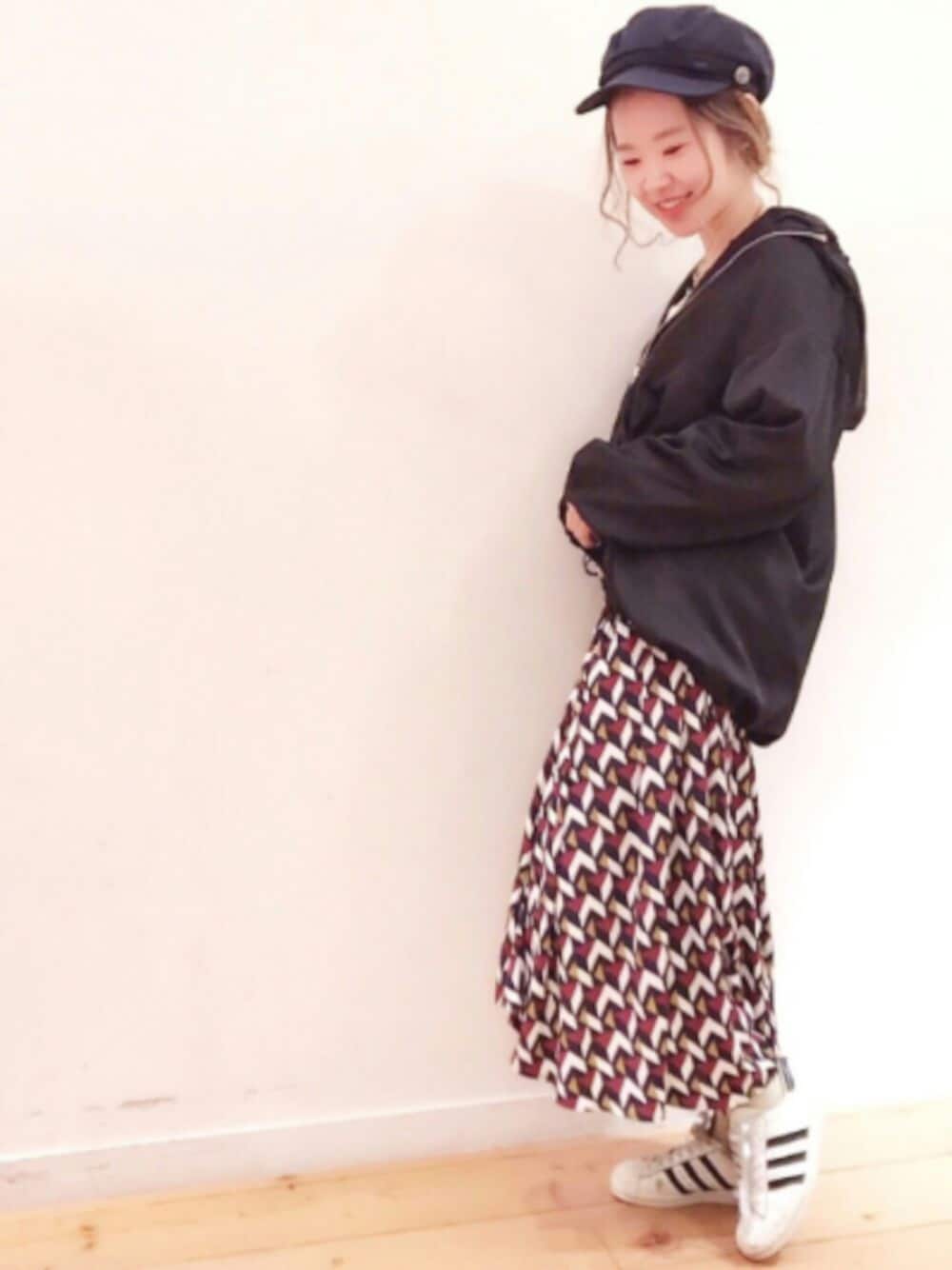 「カジュアル、春コーデ、ゆるコーデ、休日スタイル、ootd、スニーカー、キャスケット、ブルゾン、アルシーヴ(archives)、archives」｜「archivesの【WEB限定先行予約】マリンキャスケット（キャスケット、ブルー系）」を使った、archivesさん（レディース・155cm）の春コーディネートの1枚目の写真
