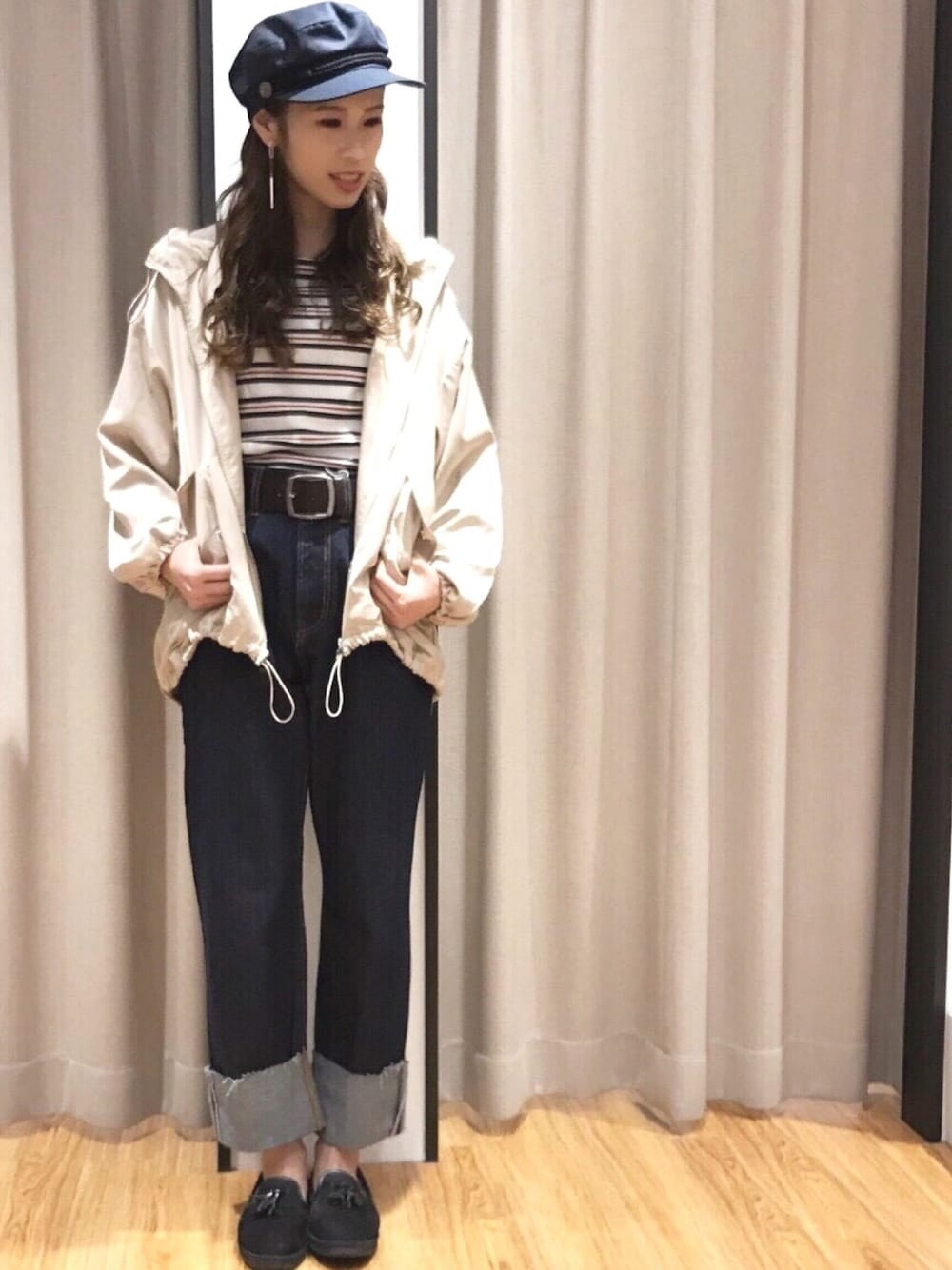 「オトナ女子、カジュアルコーデ、デニムパンツ、ラフ、オトナカジュアル、雨の日コーデ、outfit、お花見、archives、アルシーヴ(archives)」｜「archivesの【WEB限定先行予約】マリンキャスケット（キャスケット、ブルー系）」を使った、archivesさん（レディース・160cm）の春コーディネートの1枚目の写真