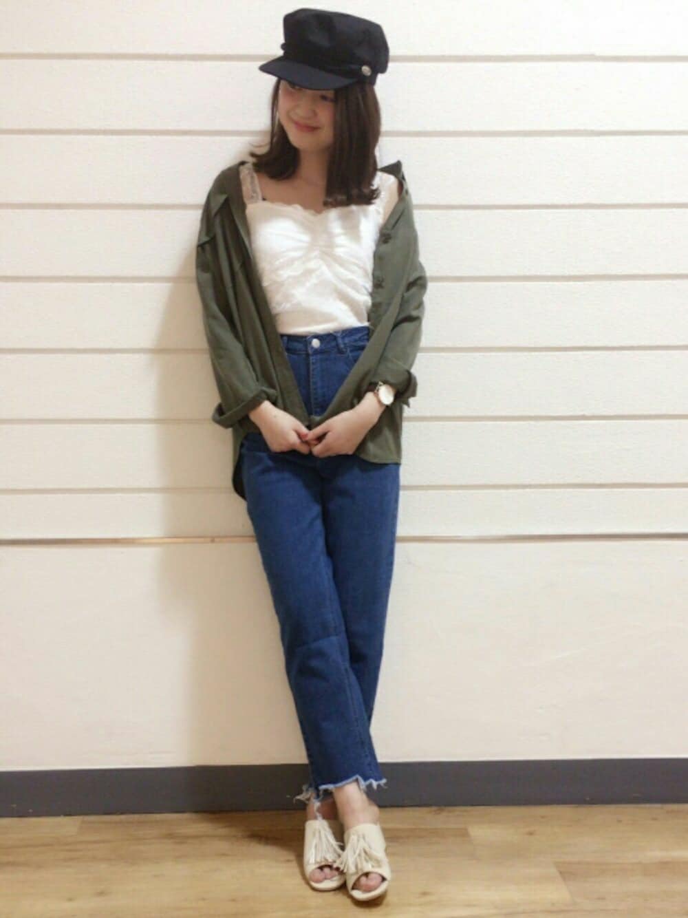 「シンプル、オトナカジュアル、オトナ女子、デニム、サンダル、シャツスタイル、シャツ、抜き襟、レース、キャスケット」｜「🗝Instagram🗝のアイテム（その他、その他）」を使った、archivesさん（レディース・158cm）の春コーディネートの1枚目の写真