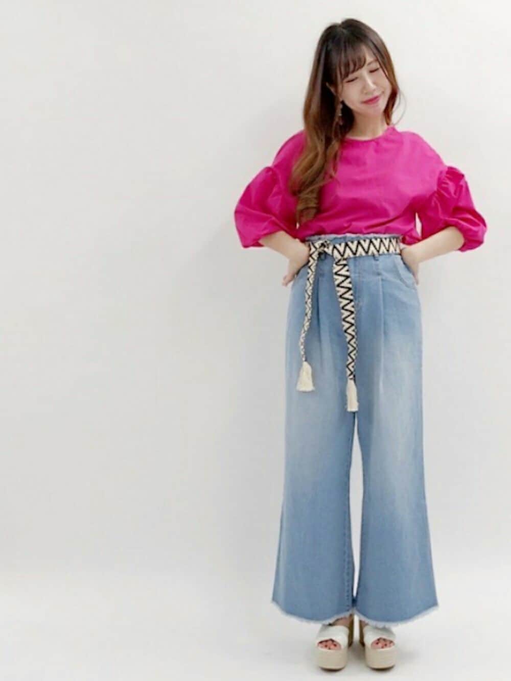 「シンプルコーデ、夏、オトナカジュアル、デニムパンツ、オトナ女子、ootd、outfit、デート、ピンク、サンダル」｜「🗝Instagram🗝のアイテム（その他、その他）」を使った、archivesさん（レディース・161cm）の春コーディネートの1枚目の写真