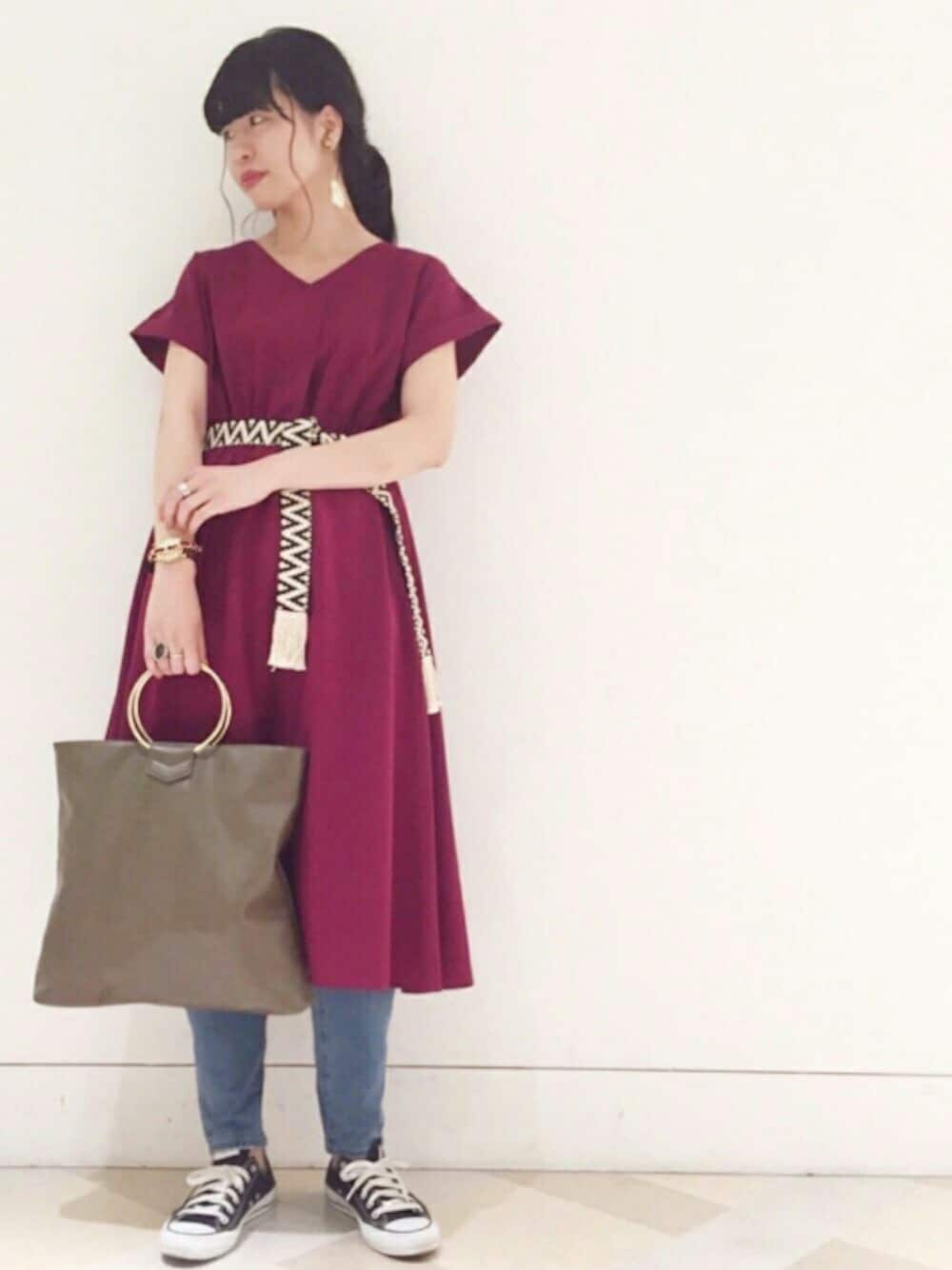 「オトナカジュアル、カジュアル、夏コーデ、ゆるコーデ、コンバース、denim、ootd、converse、ワンピース、リング」｜「archivesの衿抜シャツワンピース（シャツワンピース、パープル系）」を使った、archivesさん（レディース・170cm）の夏コーディネートの1枚目の写真