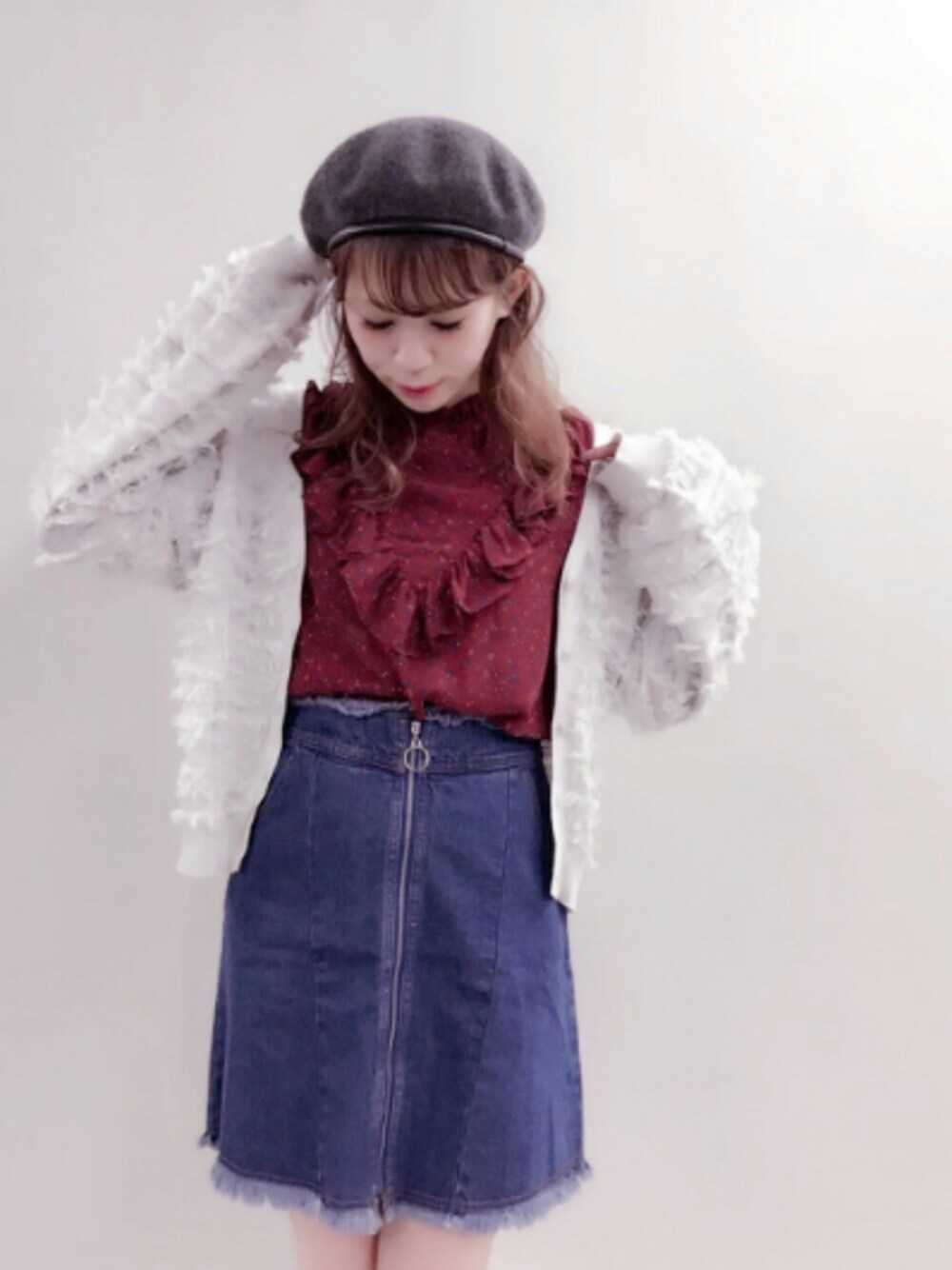 「秋コーデ、休日コーデ、オトナカジュアル、ootd、ゆるコーデ、フリンジカーディガン、花柄、レトロ、デニム、archives」｜「archivesのフリンジＺＩＰデニムスカート（デニムスカート、ブルー系）」を使った、archivesさん（レディース・162cm）の夏コーディネートの1枚目の写真