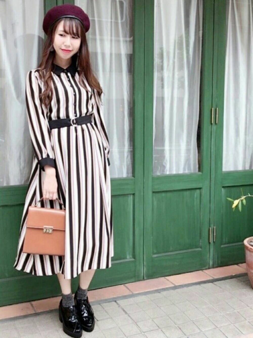 「大人カジュアル、秋色、秋服、オトナ女子、大人ガーリー、ootd、VINTAGE、ワンピース、ストライプ、archivesマルチストライプ」｜「archivesのパイピングベレー帽（ハンチング/ベレー帽、レッド系）」を使った、archivesさん（レディース・161cm）の秋コーディネートの1枚目の写真