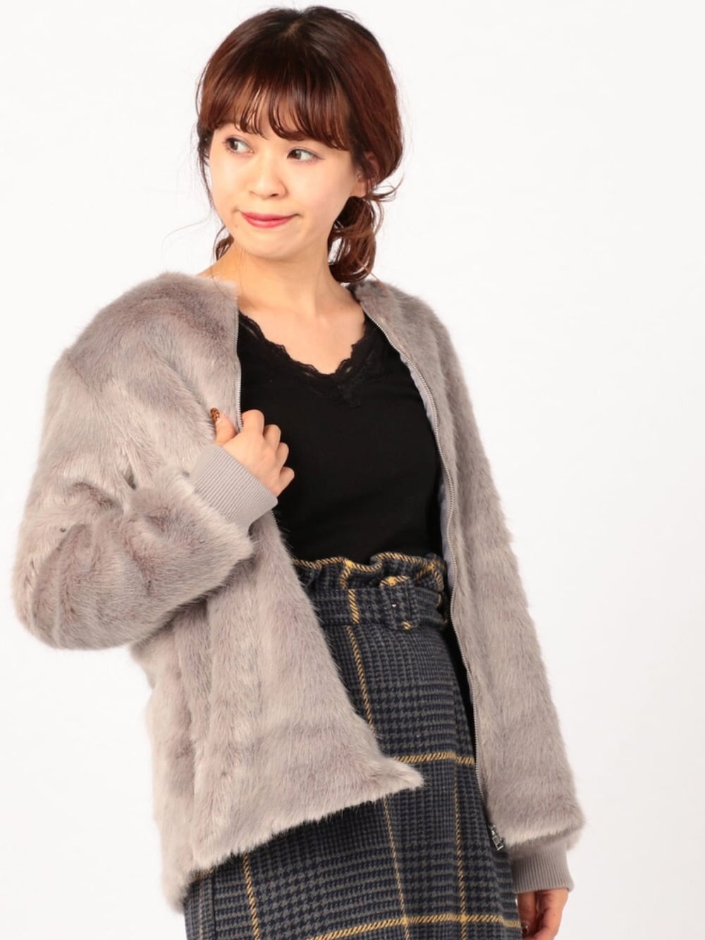 「秋冬、ootd、秋コーデ、wearhalloween2017、大人女子、ファー、コート、タイトスカート、アルシーヴ(archives)、archives」｜「archivesのノーカラーフェイクファーコート（ノーカラージャケット、グレー系）」を使った、archivesさん（レディース・162cm）の秋コーディネートの1枚目の写真