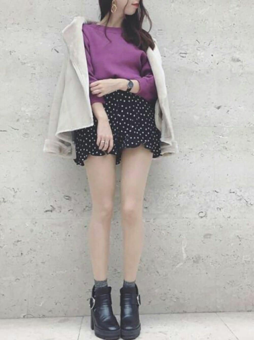 「休日スタイル、おしゃれさんと繋がりたい、リブニット、ガーリー、ピンク、ドット、ムートンコート、ショートパンツ、ニット、archives」｜「archivesのソデボリュームニットプルオーバー（ニット/セーター、ピンク系）」を使った、archivesさん（レディース・161cm）の秋コーディネートの1枚目の写真