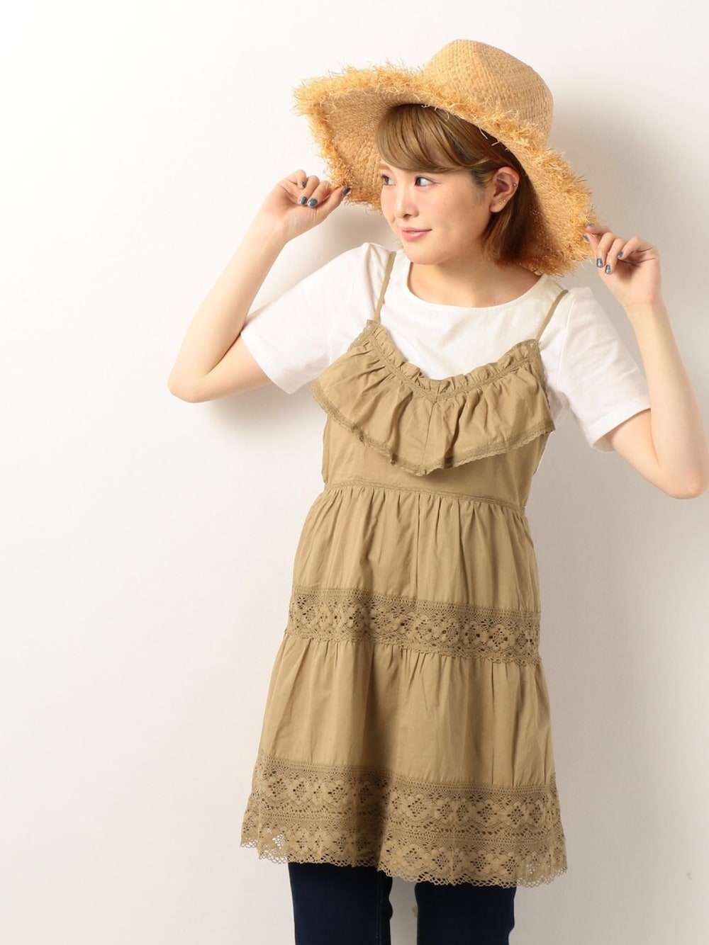「シンプルコーデ、夏コーデ、オトナカジュアル、ootd、キャミソール、キャミ×Tシャツ、白Tシャツ、アルシーヴ(archives)、archives」｜「🔸instagram🔸のアイテム（その他、その他）」を使った、archivesさん（レディース・158cm）の夏コーディネートの1枚目の写真