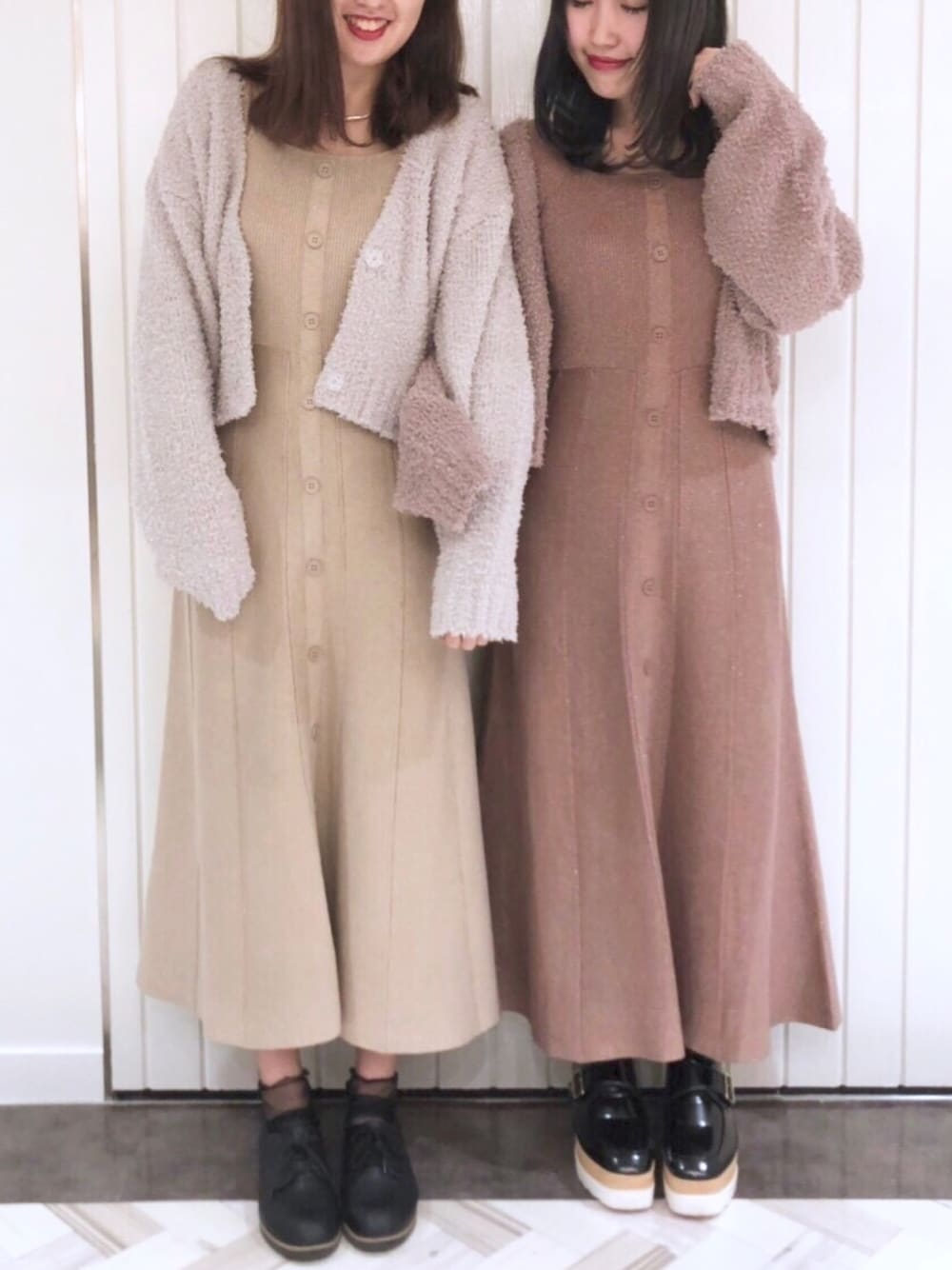 「秋のコーデ、ニット、ガーリー、カーディガン、ワンピース、ニットワンピース、双子コーデ、シミラールック、アルシーヴ(archives)、archives」｜「archivesのラメ二重臼ニットワンピース（ワンピース、ピンク系）」を使った、archivesさん（レディース・158cm）の秋コーディネートの1枚目の写真
