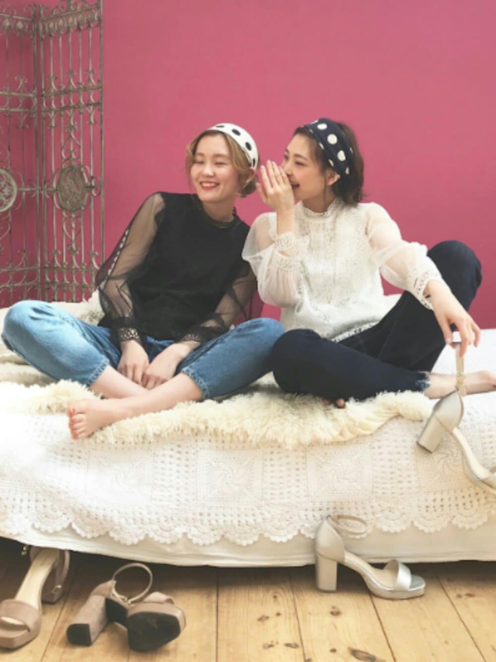 「ブラウス、レース、モノトーン、双子コーデ、デニム、春コーデ、オトナカジュアル、ootd、ドット、archives」｜「archivesのカットオフスキニーデニムパンツ（デニムパンツ、ブルー系）」を使った、archivesさん（レディース・158cm）の春コーディネートの1枚目の写真