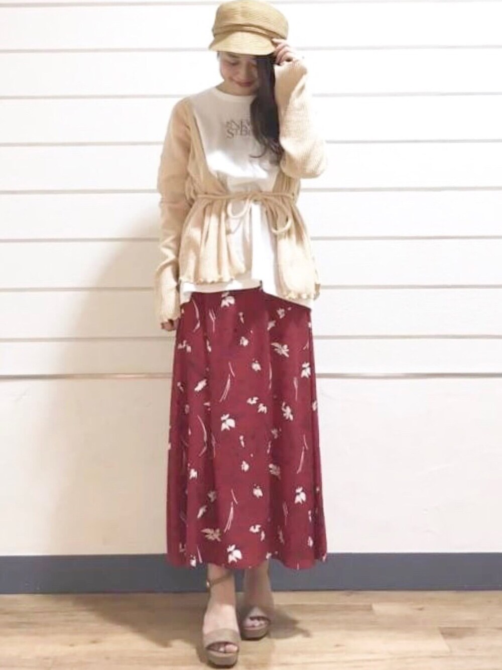 「カーディガン、スカート、春夏コーデ、カジュアル、シンプルコーデ、ootd、アルシーヴ(archives)、archives」｜「archivesのブレードキャスケット（キャスケット、ベージュ系）」を使った、archivesさん（レディース・158cm）の春コーディネートの1枚目の写真