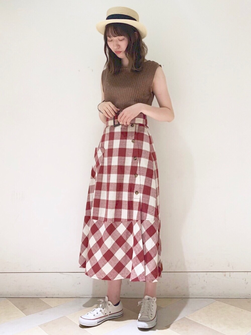 「オトナ女子、カジュアル、夏コーデ、シンプルコーデ、ロングスカート、リネン、チェック、ノースリーブ、アルシーヴ(archives)、archives」｜「archivesのラメ二重臼変則リブプルオーバー（ニット/セーター、ブラウン系）」を使った、archivesさん（レディース・158cm）の夏コーディネートの1枚目の写真