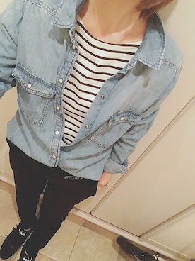 「H&M（エイチ・アンド・エム）のアイテム（シャツ/ブラウス、ブルー系）」を使った、yUkArIさん（レディース・165cm）の冬コーディネート