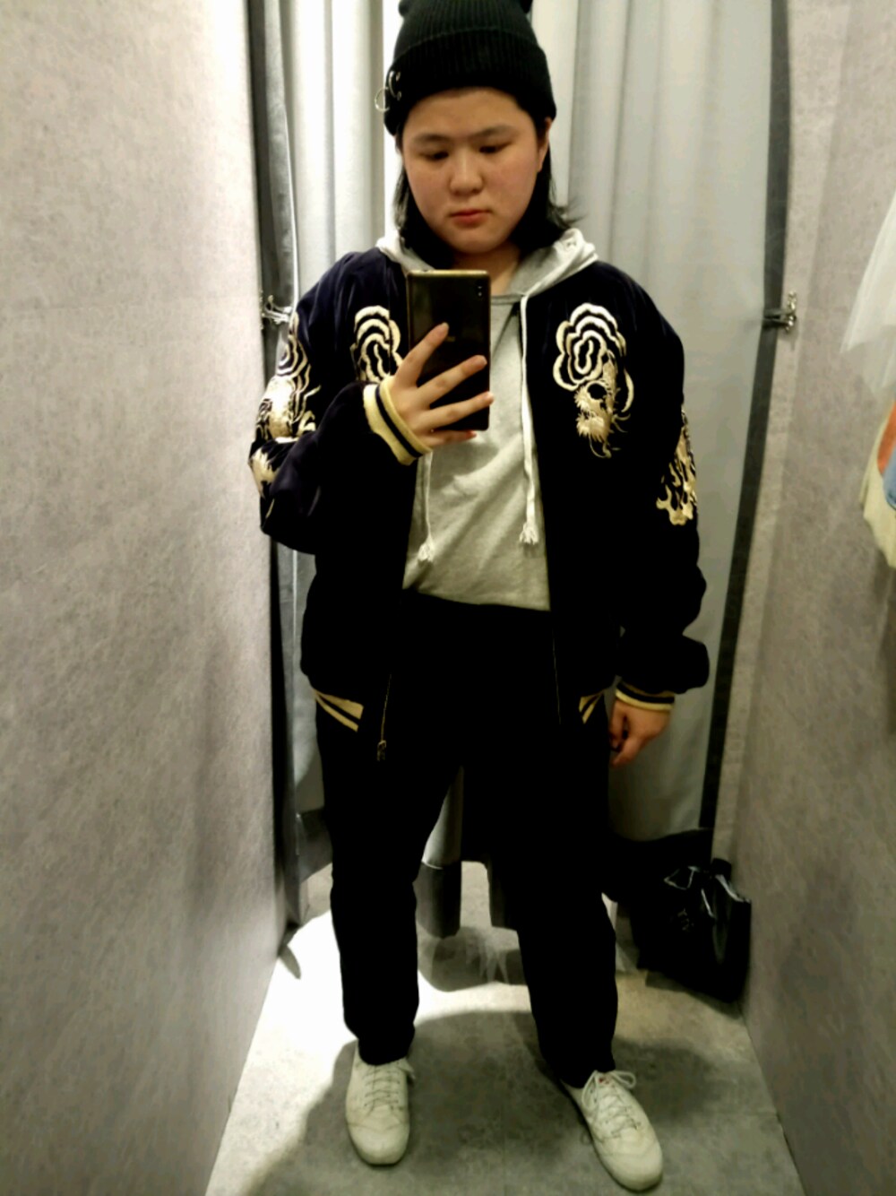 「mo-bo、vintage、sukajan、ootd、原宿」｜「LOSERSのアイテム（スニーカー、ホワイト系）」を使った、laiiiiiizerさん（レディース・159cm）の冬コーディネートの1枚目の写真