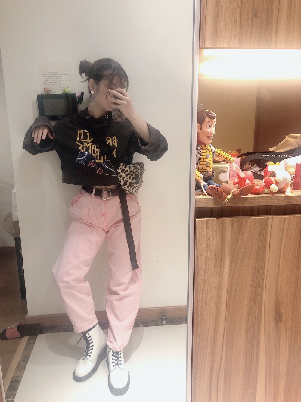 「ZARAのアイテム（その他パンツ、ピンク系）」を使った、Bewinnnさん（レディース・165cm）の秋コーディネートの1枚目の写真
