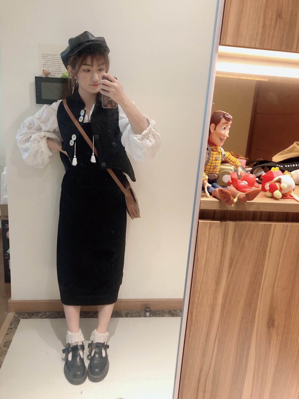 「MOUSSYのアイテム（シャツ/ブラウス、ホワイト系）」を使った、Bewinnnさん（レディース・165cm）の秋コーディネートの1枚目の写真