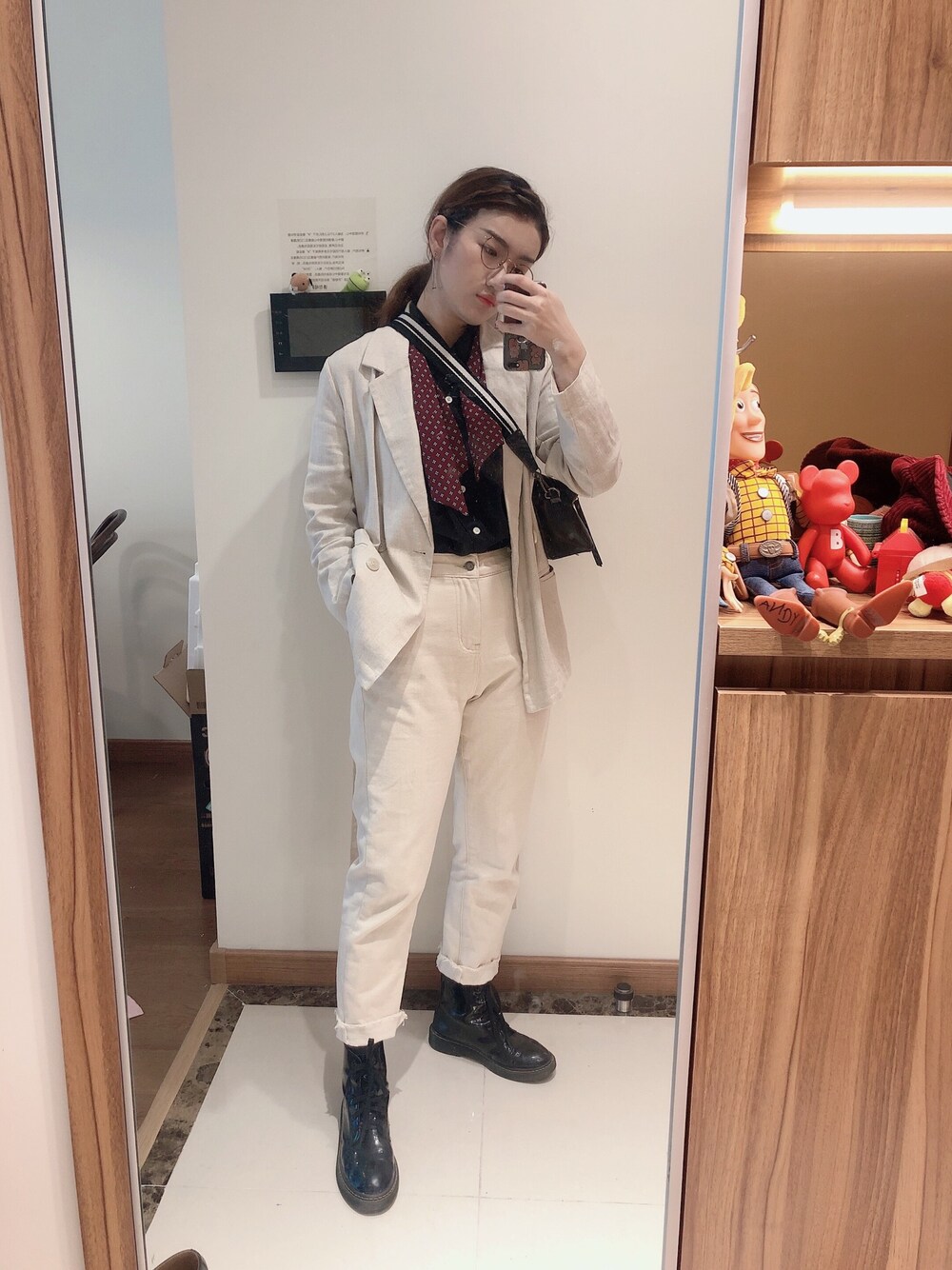 「GUのアイテム（シャツ/ブラウス、ブラック系）」を使った、Bewinnnさん（レディース・165cm）の秋コーディネートの1枚目の写真