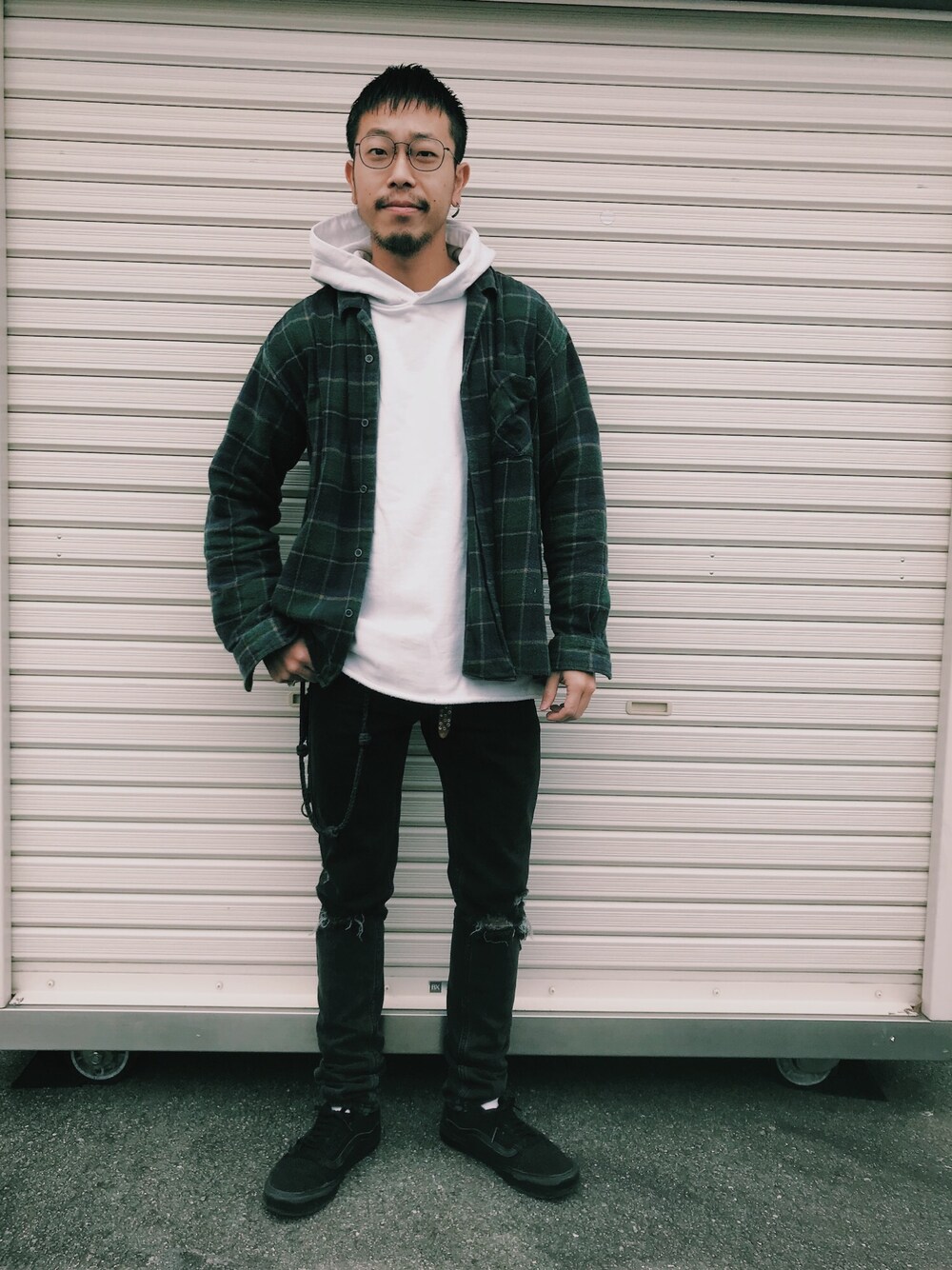 「白山眼鏡のアイテム（メガネ、ブラック系）」を使った、ONS_KSKさん（メンズ・170cm）の冬コーディネートの1枚目の写真