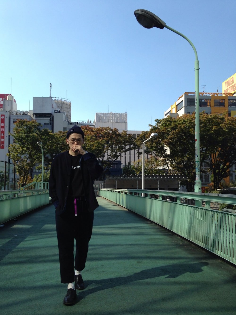 the Sakakiのノーカラージャケットを使った人気ファッション 