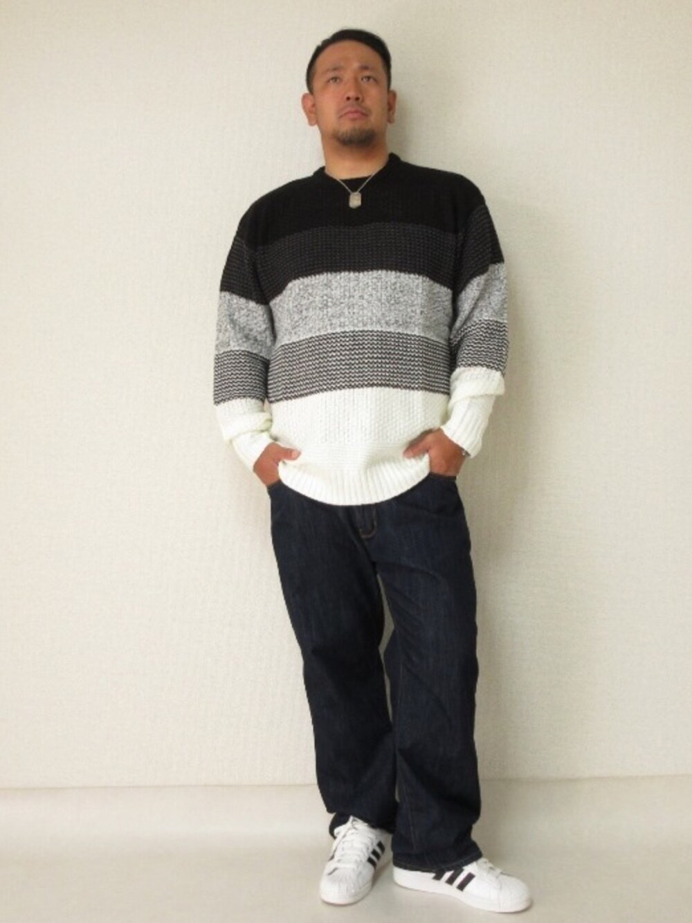 「大きいサイズ、大きいサイズメンズ、デビルーズ、大きいサイズメンズ服、大きいサイズブランド、シンプルおしゃれが好き」｜「CreationのCREATION CUBE(クリエーションキューブ)アクリル編み変えグラデーションクルーネックセーター（ニット/セーター、ブラック系）」を使った、デビルーズ|大きいサイズメンズ服の通販店さん（メンズ・178cm）の秋コーディネートの1枚目の写真