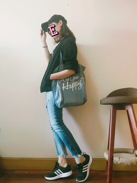 「Ungrid（アングリッド）のフレイドヘムストスリ（デニムパンツ）」を使った、E F F I Eさん（レディース・163cm）の春コーディネート