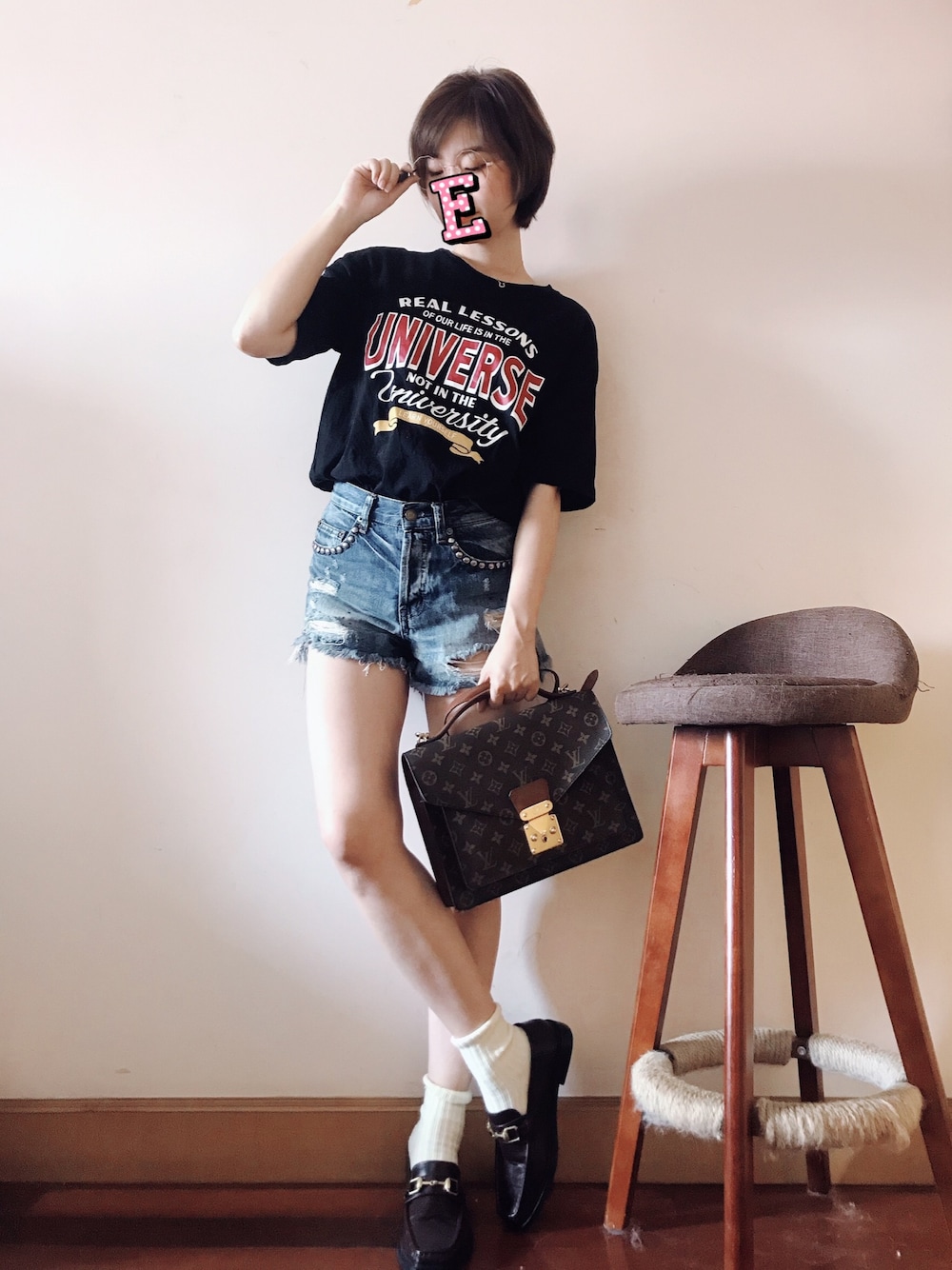 「ootd、夏、Tシャツ、デニム」｜「GUのアイテム（トップス、ブラック系）」を使った、E F F I Eさん（レディース・163cm）の春コーディネートの1枚目の写真