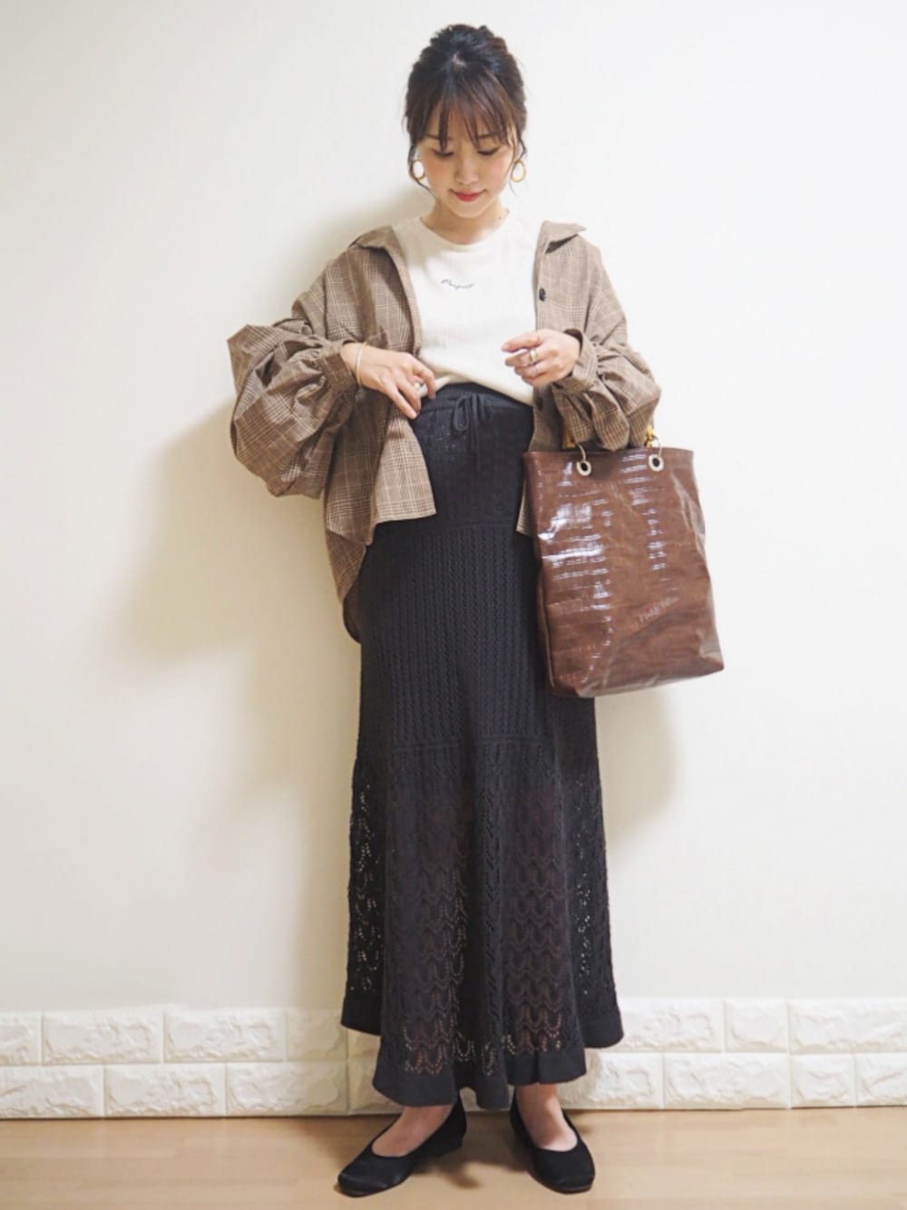 「シンプル、大人カジュアル、ゆるコーデ、秋、チェック、チェックシャツ、マタニティ、マタニティコーデ、プチプラ、pairpair」｜「Kastaneのスクエアバレエシューズ（バレエシューズ、ブラック系）」を使った、omi*さん（レディース・161cm）の夏コーディネートの1枚目の写真