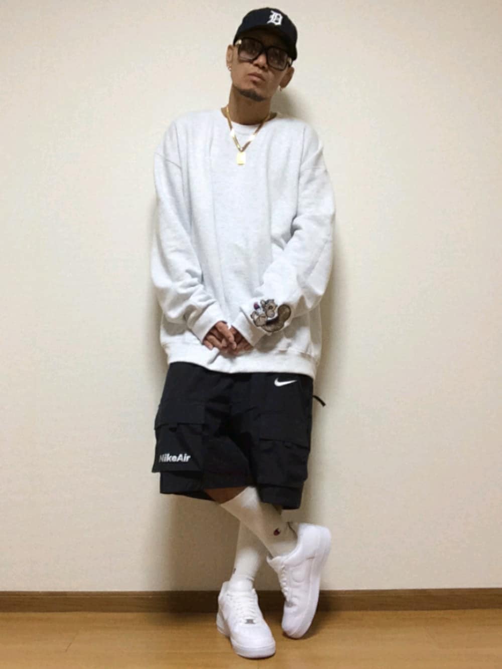「NIKE、スニーカー、スニーカーコーデ、ストリート、ootd、おしゃれさんと繋がりたい、オーバーサイズ、wearhalloween2020、ジャパスニ、keitaman7のコーデ」｜「NIKEのNIKE M NSW NIKE AIR+ SHORT REPEL CU4127-010 010BLACK/REFSIL（スウェットパンツ、ブラック系）」を使った、keitaman_7さん（メンズ・168cm）の秋コーディネートの1枚目の写真