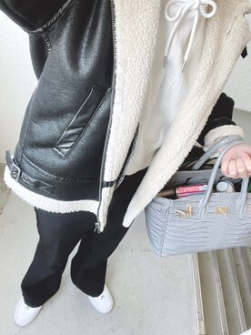 「パーカー」｜「アイテム（ムートンコート）」を使った、Jyonさん（レディース・162cm）の冬コーディネート