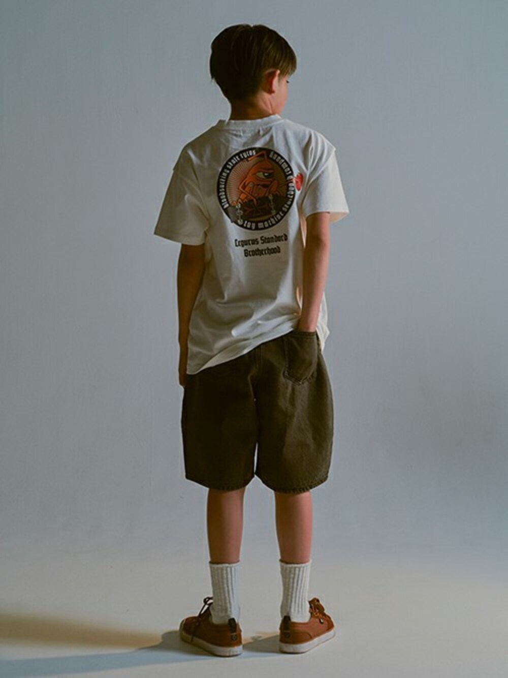 「ジーンズ、Tシャツ、ストリート、キッズコーデ、男の子、夏コーデ、レグルス、LEGURUS STANDARD、レグルススタンダード、LEGURUS」｜「LEGURUS STANDARDのLEGURUS×「TOY MACHINE/トイマシーン」コラボTシャツ（Tシャツ/カットソー、ホワイト系）」を使った、LEGURUS STANDARDさん（キッズ・149cm）の夏コーディネートの1枚目の写真
