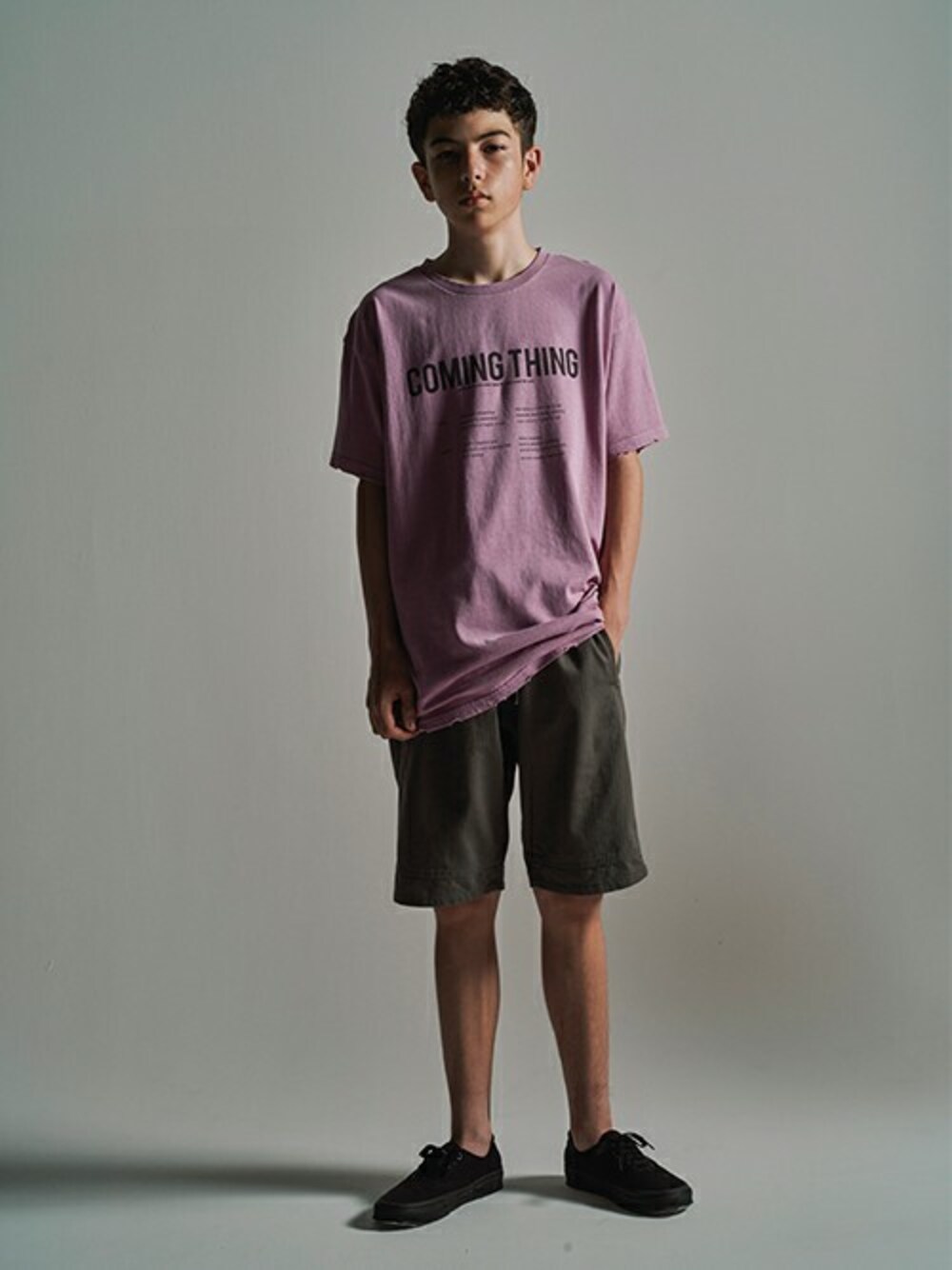 「Tシャツ、ストリート、ハーフパンツ、キッズコーデ、男の子、夏コーデ、レグルス、LEGURUS STANDARD、レグルススタンダード、LEGURUS」｜「LEGURUS STANDARDのダメージ加工Tシャツ（Tシャツ/カットソー、パープル系）」を使った、LEGURUS STANDARDさん（キッズ・160cm）の夏コーディネートの1枚目の写真