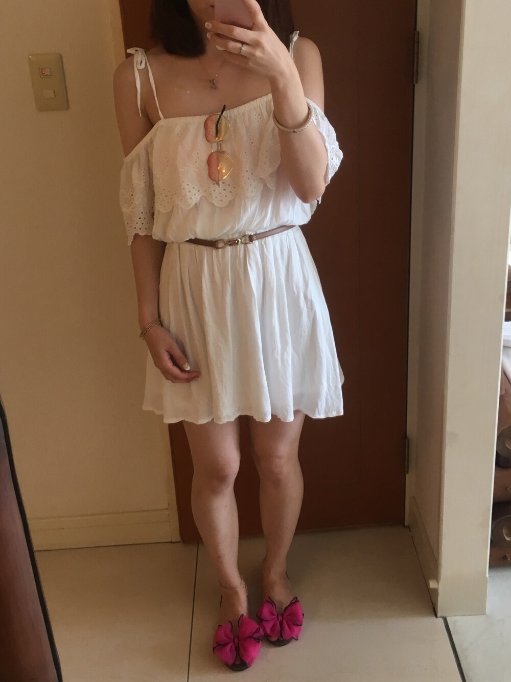 「PEACH JOHNのアイテム（ワンピース、ホワイト系）」を使った、まなみんさん（レディース・161cm）の春コーディネートの1枚目の写真