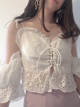 「and lottieのアイテム（シャツ/ブラウス、ホワイト系）」を使った、まなみんさん（レディース・161cm）の春コーディネート