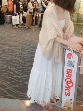 「one after another NICE CLAUP（ワンアフターアナザーナイスクラップ）のアイテム（カーディガン/ボレロ、ホワイト系）」を使った、まなみんさん（レディース・161cm）の春コーディネート