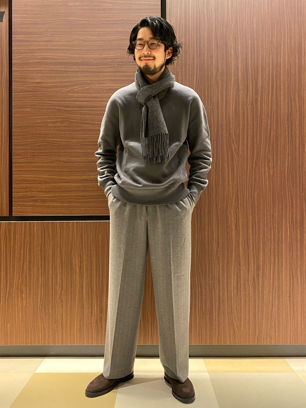「morris&sons、Scye、cellar door、SOLOVIERE」｜「Scyeの【Scye】スウェットプルオーバー MEN（スウェット、グレー系）」を使った、imutaさん（メンズ・178cm）の秋コーディネートの1枚目の写真