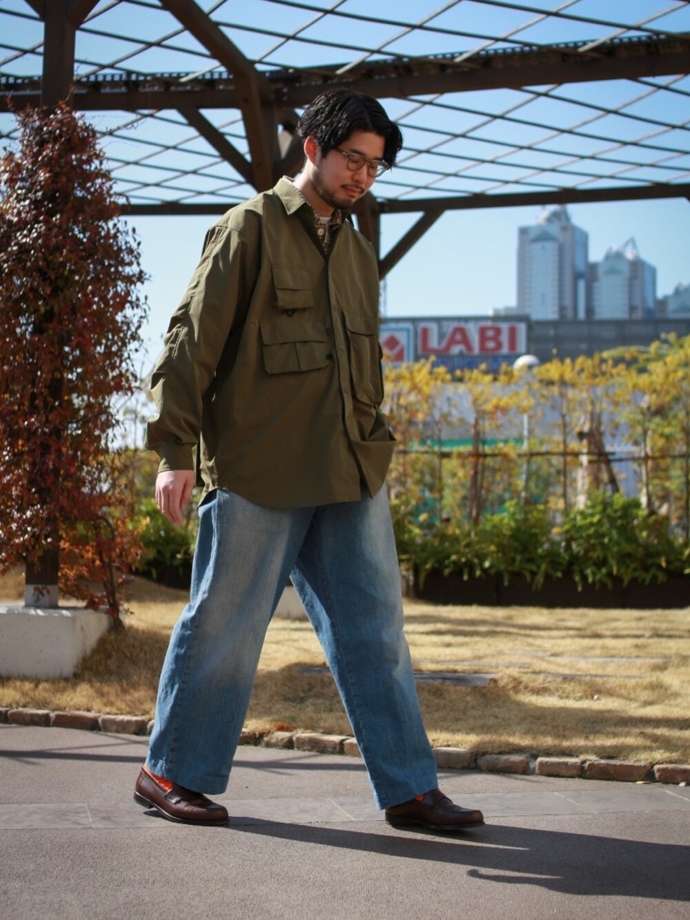 「daiwa、VETRA、flligiacometti、FALKE」｜「DAIWAのアイテム（シャツ/ブラウス、グリーン系）」を使った、imutaさん（メンズ・178cm）の春コーディネートの1枚目の写真