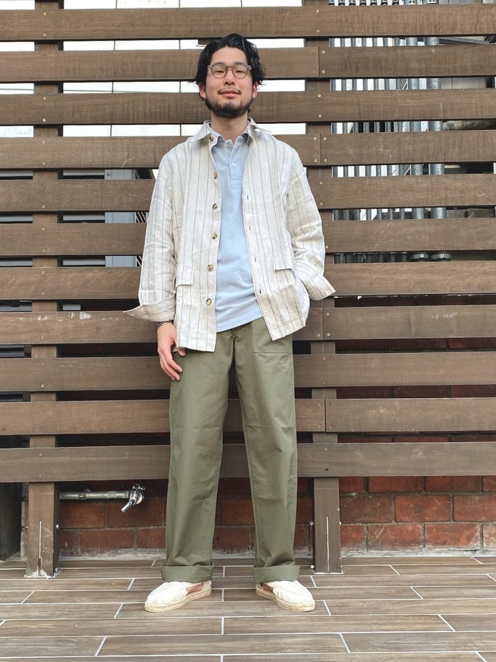 「Scye、errico formicola、orslow、la manual alpargatera」｜「ERRICO FORMICOLAのアイテム（シャツ/ブラウス、ベージュ系）」を使った、imutaさん（メンズ・178cm）の春コーディネートの1枚目の写真