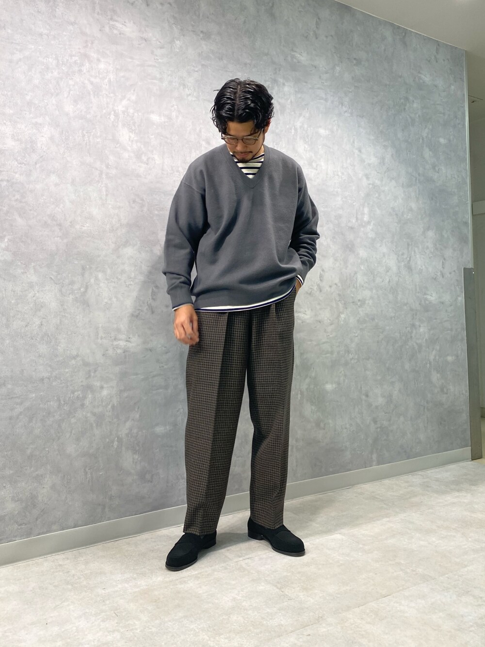 「orcival、AURALEE、Scye、flligiacometti」｜「AURALEEのアイテム（ニット/セーター、ブルー系）」を使った、imutaさん（メンズ・178cm）の秋コーディネートの1枚目の写真