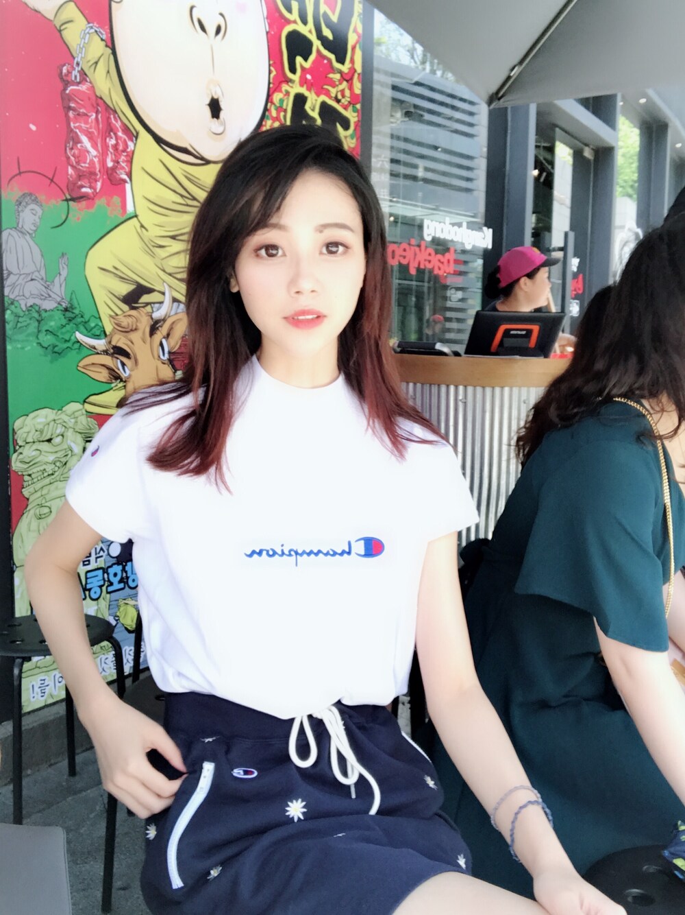 「summer」｜「Championのアイテム（Tシャツ/カットソー、ホワイト系）」を使った、Keroro樂樂如さん（レディース・173cm）の夏コーディネートの1枚目の写真